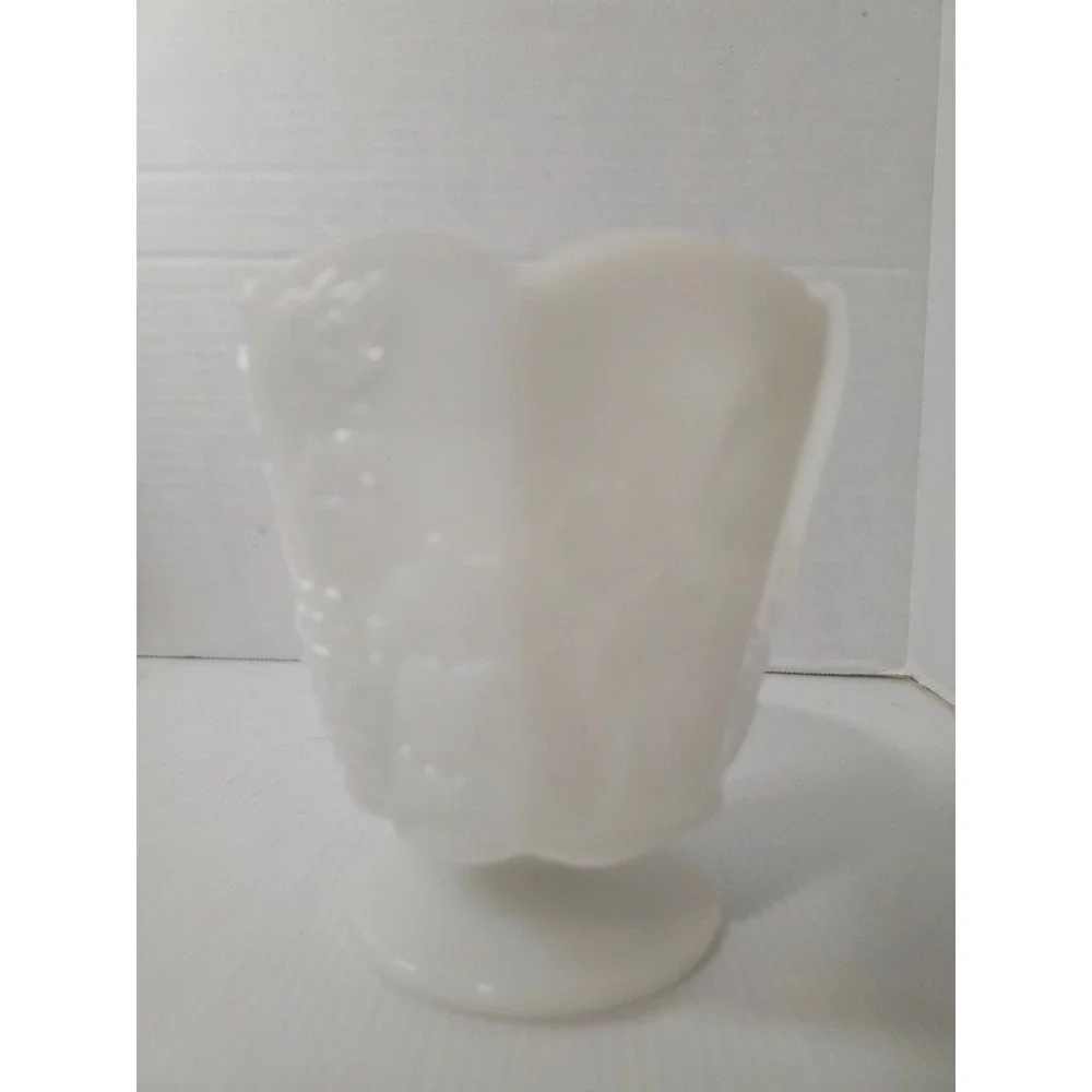 E.O. Brody M200 Milk‎ Glass Pedestal Vase Floral Planter White USA